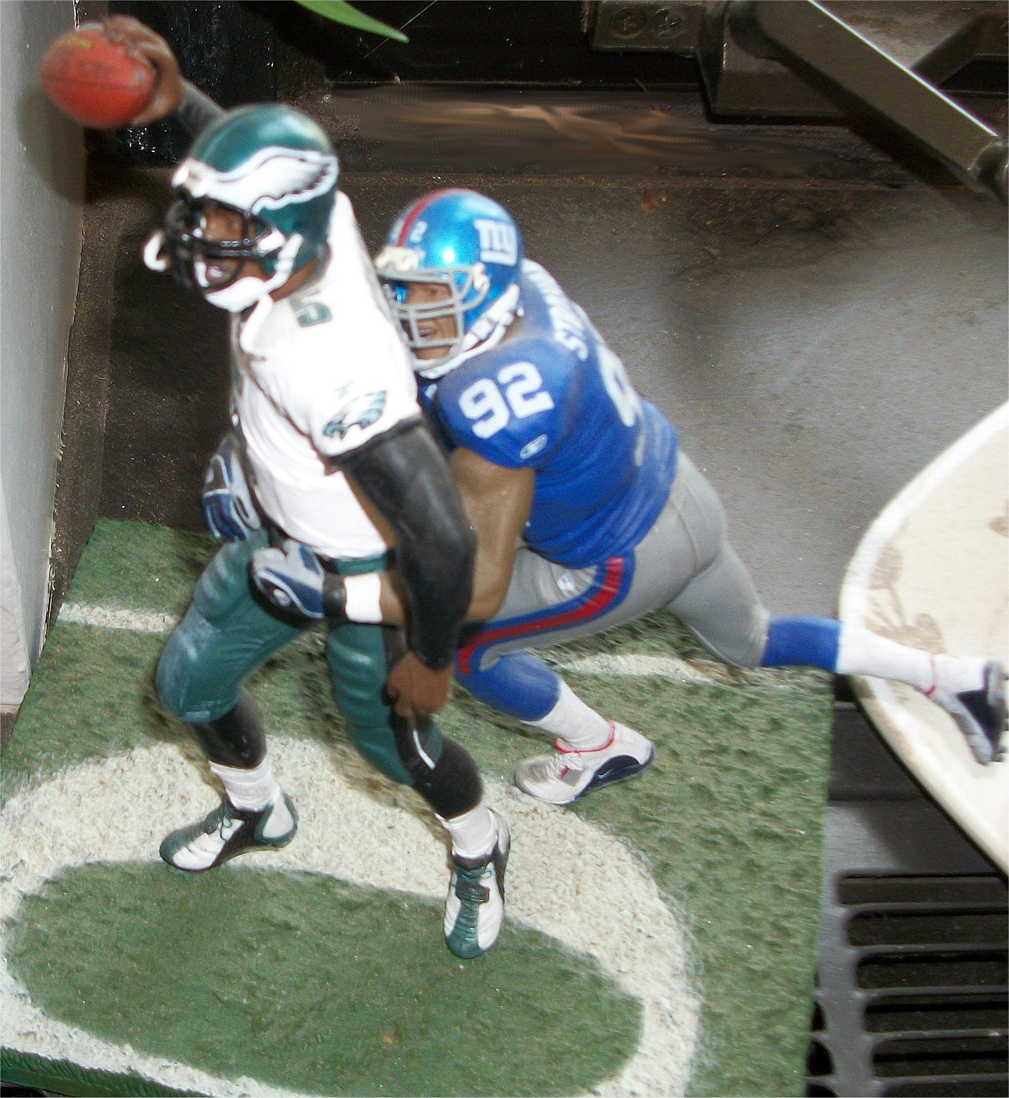 Michael Strahan vs Donovan McNabb - New York Giants/Philadelphia Eagles