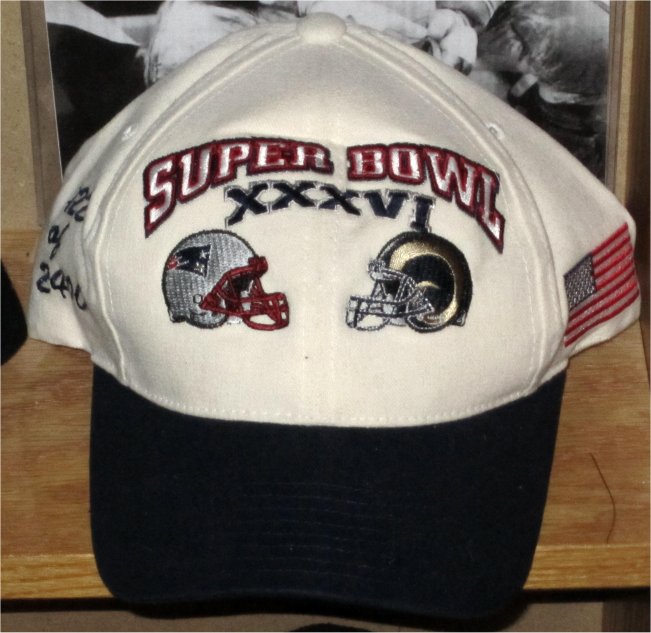 Limited Edition #122/2400 - Super Bowl XXXVI
