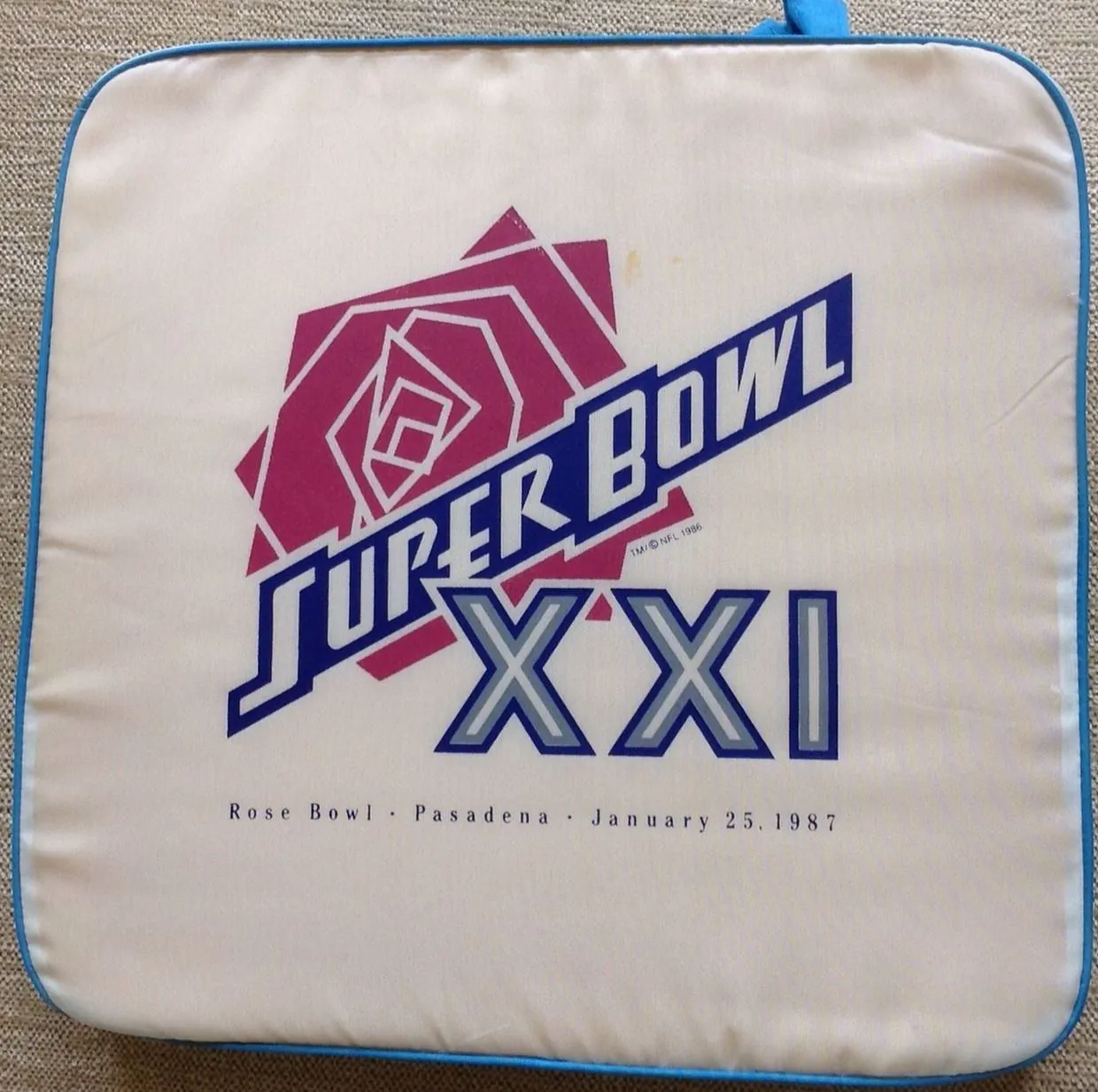 Super Bowl CS         Cushion